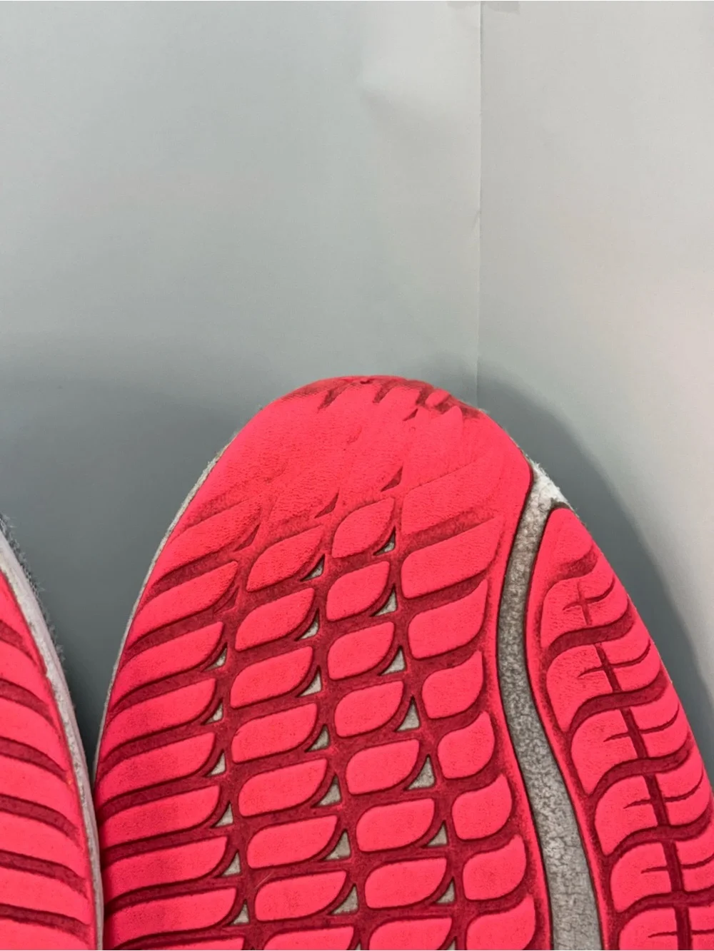 Mizuno Wave Rider 27 Women's Size 9 Gray/Pink Sneaker Running/Walking Shoe